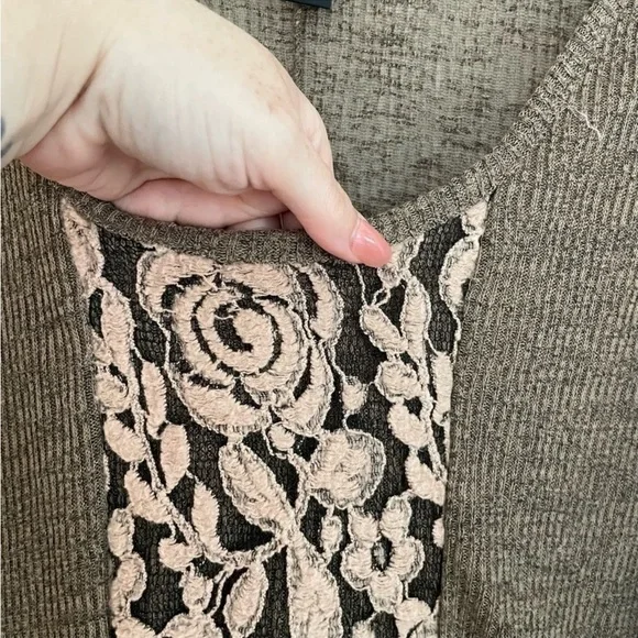 Style & Co Brown and Beige Lace Panel Sweater Scoop Neck Size L - Picture 2 of 7